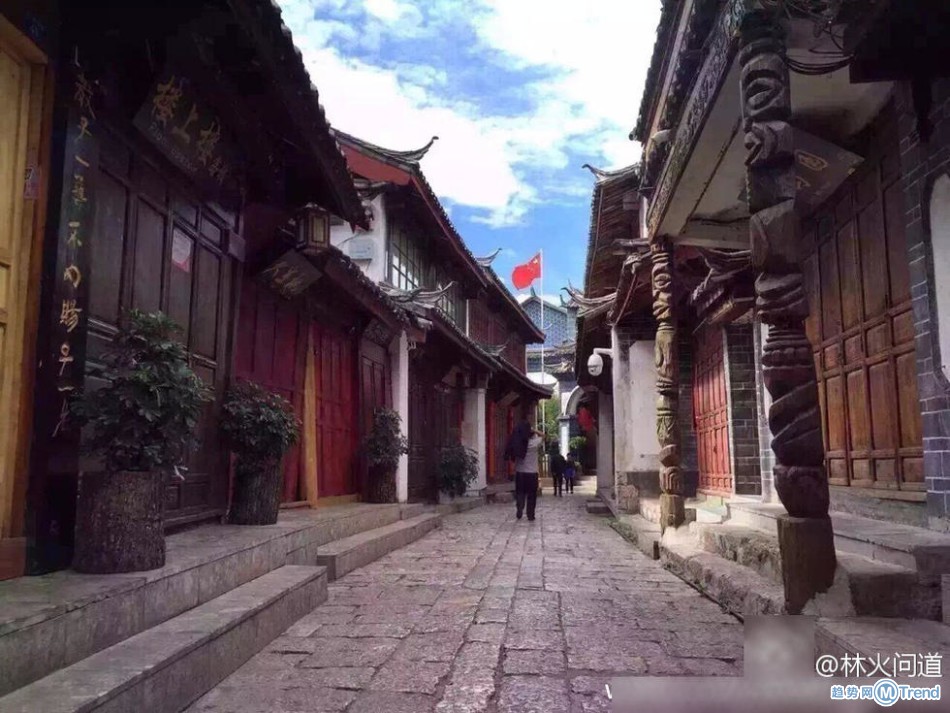 丽江古城商铺集体罢市关门 抵制围城收费