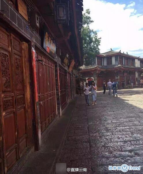 丽江古城商铺集体罢市关门 抵制围城收费