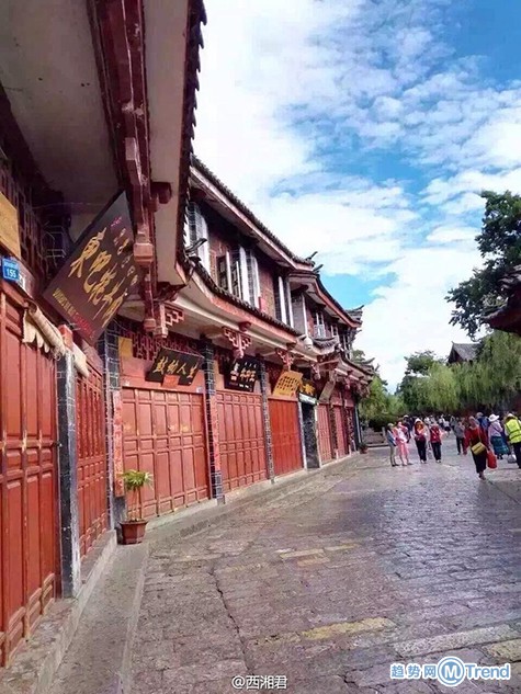 丽江古城商铺集体罢市关门 抵制围城收费