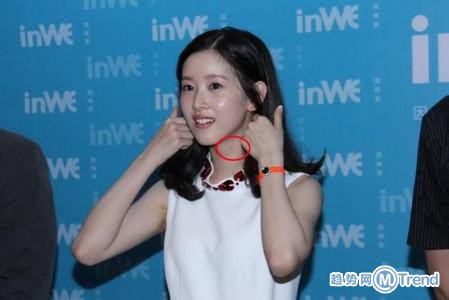 奶茶妹妹章泽天产后亮相站台投资项目 脖子惊现吻痕