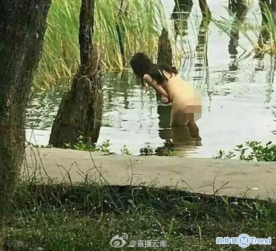 大理洱海女子河里拍裸 照 凤姐发福胖死了