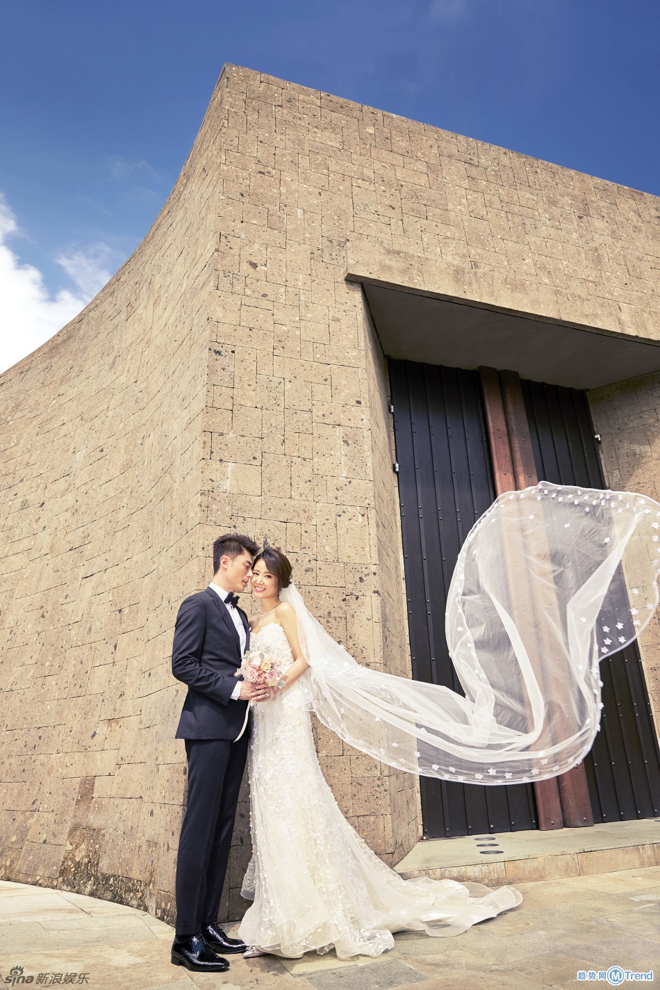 霍建华林心如婚礼婚纱美出天际 网友心疼苏有朋胡歌