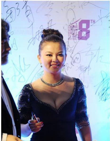 李湘浓艳自拍胸大惊人