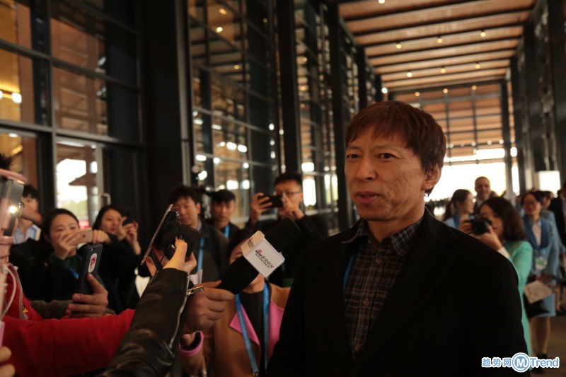 世界互联网大会大佬近照 丁磊找厕所被问自带猪肉吗