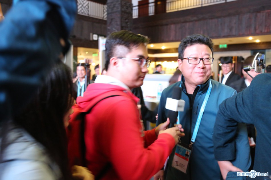 世界互联网大会大佬近照 丁磊找厕所被问自带猪肉吗