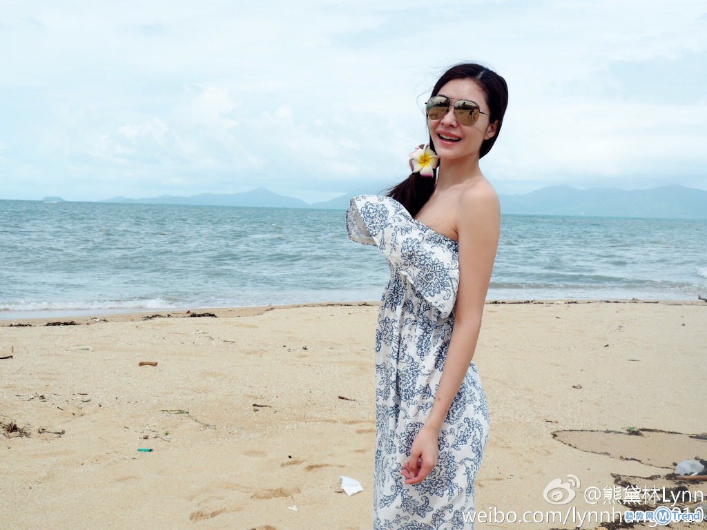 熊黛林海边度蜜月大秀好身材