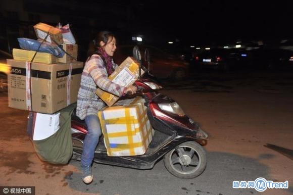 双12快递发货能及时吗 看看这些神一样的快递哥就知道了