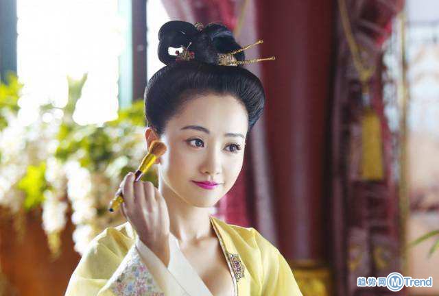 杨蓉回应凤求凰被换角：不知道说什么