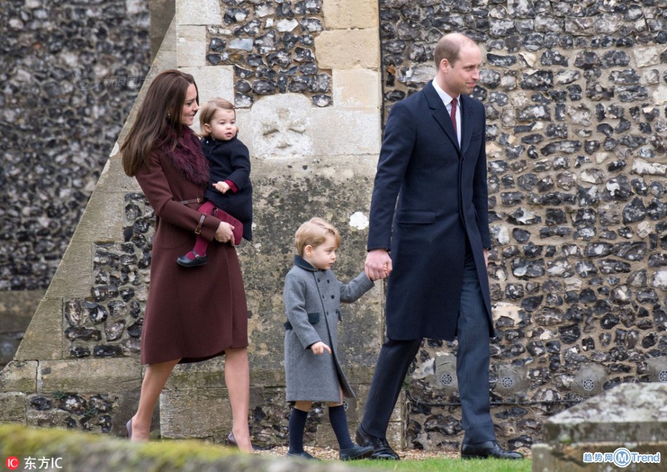 凯特王妃威廉王子一家出行 小公主小王子萌翻众网友