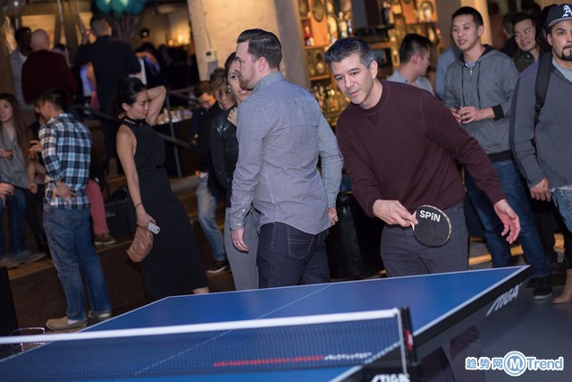 库克和谷歌CEO皮查伊共进晚餐被  偷  拍