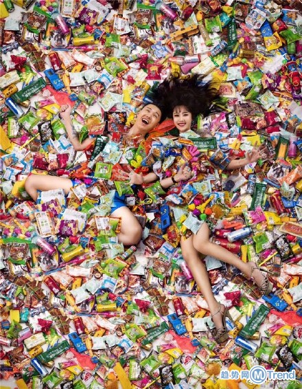 好声音张玮另类婚纱照曝光 辣眼睛！