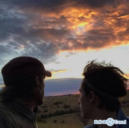 贝克汉姆小七暖心亲亲照被批 小七小贝甜宠照片大量曝光