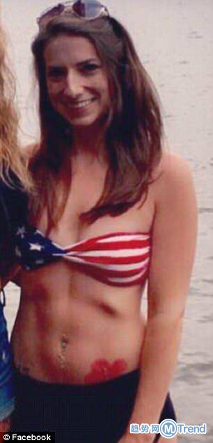 性感女教师诱惑学生上床被捕