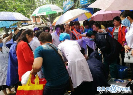 孕妇走到半路就生了 是个胖小子