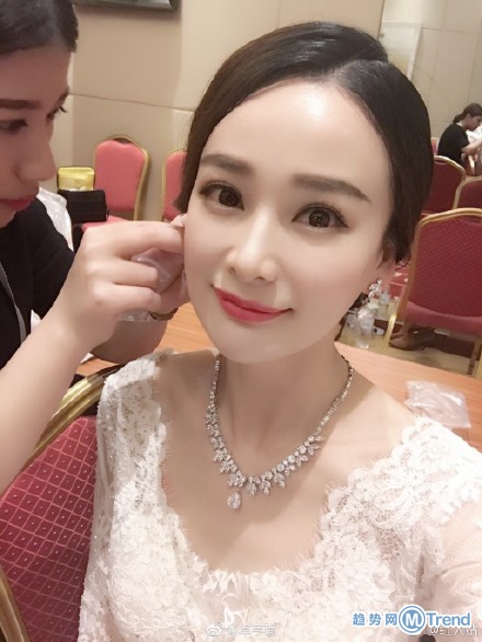 杨幂替身长得很像 卓享瑜被指脸皮厚