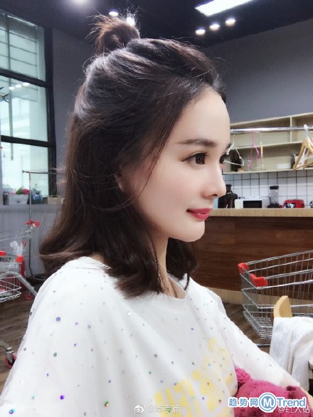 杨幂替身长得很像 卓享瑜被指脸皮厚