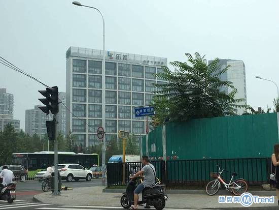 乐视总部门口躺满了讨债人