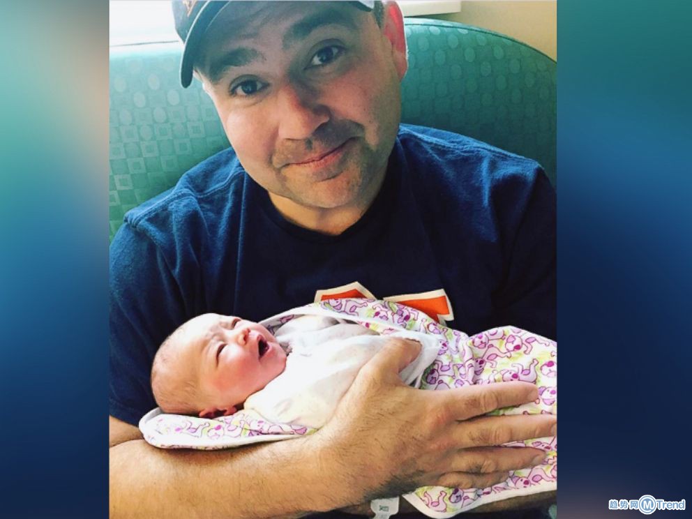 137年来首诞女婴 全家族高兴疯了