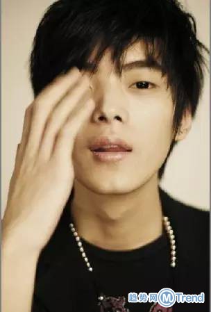 郭敬明骚扰男作家 揭郭敬明背后商业帝国