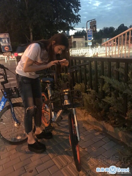 林允搭车卓伟热聊王者荣耀