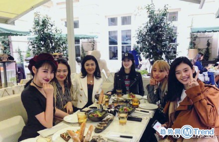 章泽天奚梦瑶同框