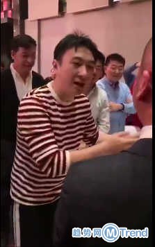 王思聪长春参加婚礼 卖力敬酒随份子钱30万