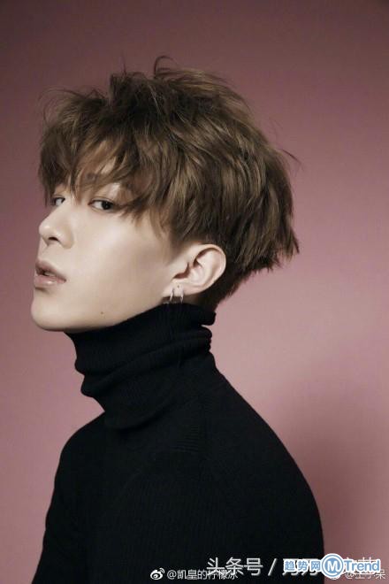 范丞丞正式出道 前后两张脸疑似整容