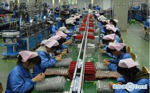 警惕：违法加班被重罚 航班多名乘客遭窃