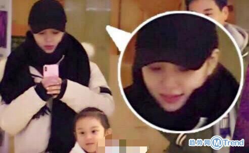 李小璐风波后现身 只见甜馨不见贾乃亮