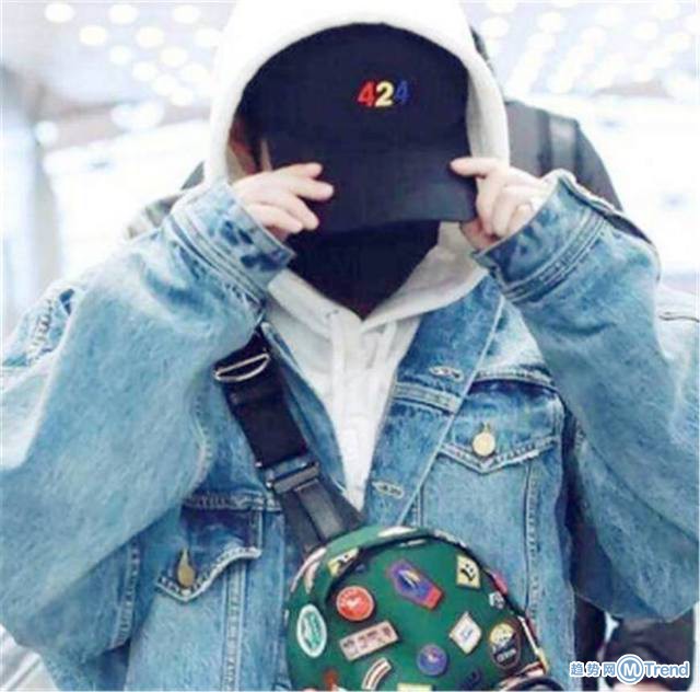 李小璐风波后现身 只见甜馨不见贾乃亮