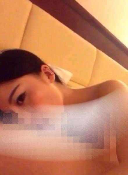 李小璐出 轨pgone后 高仿版李小璐爱爱 视频裸 照又疯传