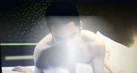 马蓉啪啪啪露点床 照比优衣库更火辣 杨慧在家安摄像头