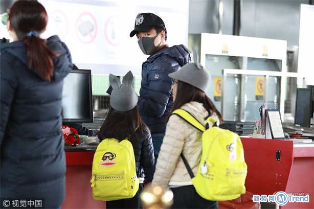 热点：佟大为带女儿现身 任达华女儿出道 帕托表白迪丽热巴