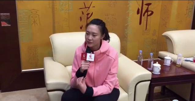 热点：教师向学生售纸 惠若琪公布恋情 寄iPhone签收5坨铁