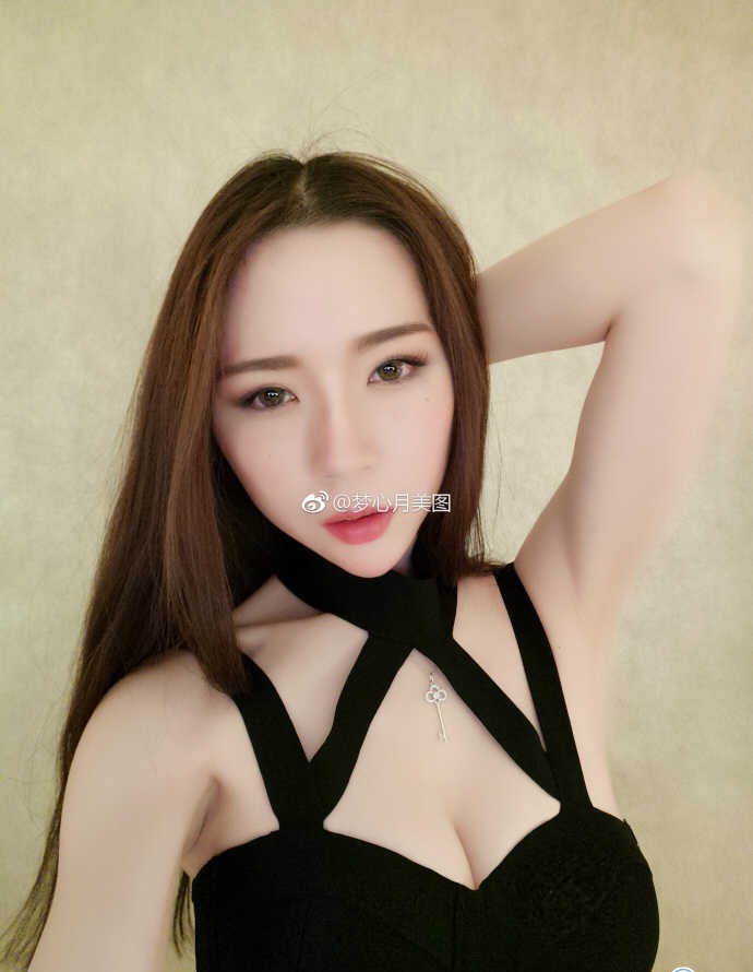 嫩模梦心月羞羞照片 高清私房照快收藏