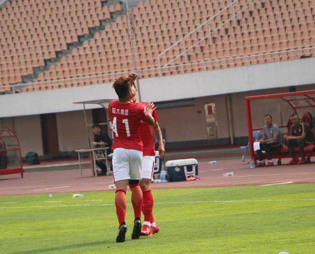 热点：麦当劳网红酱返乡 两女孩求职被拐卖 恒大预备队员互殴