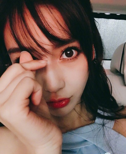 热点：Baby回应玩不起 女生穿短裙被投诉 淘票票道歉