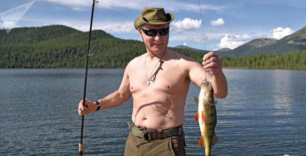 热点：普京回应半裸 照 周立波被判无罪 林允双腿淤青