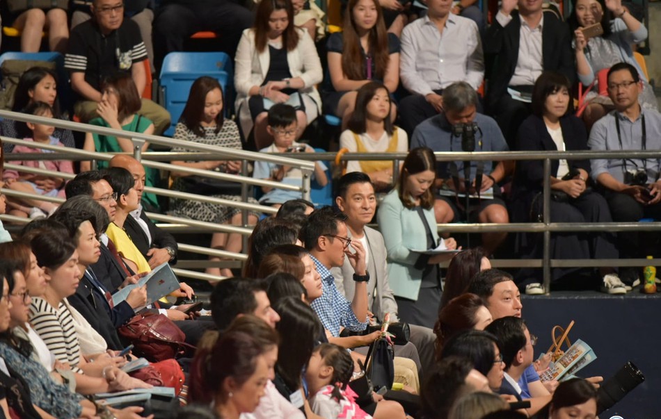 刘德华女儿毕业礼 妻子朱丽倩被曝有孕