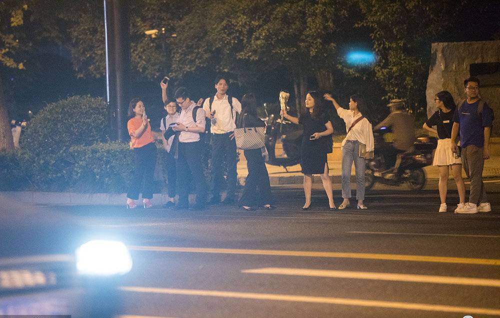 热点：奚梦瑶升职回应网友调侃 滴滴深夜出行恢复