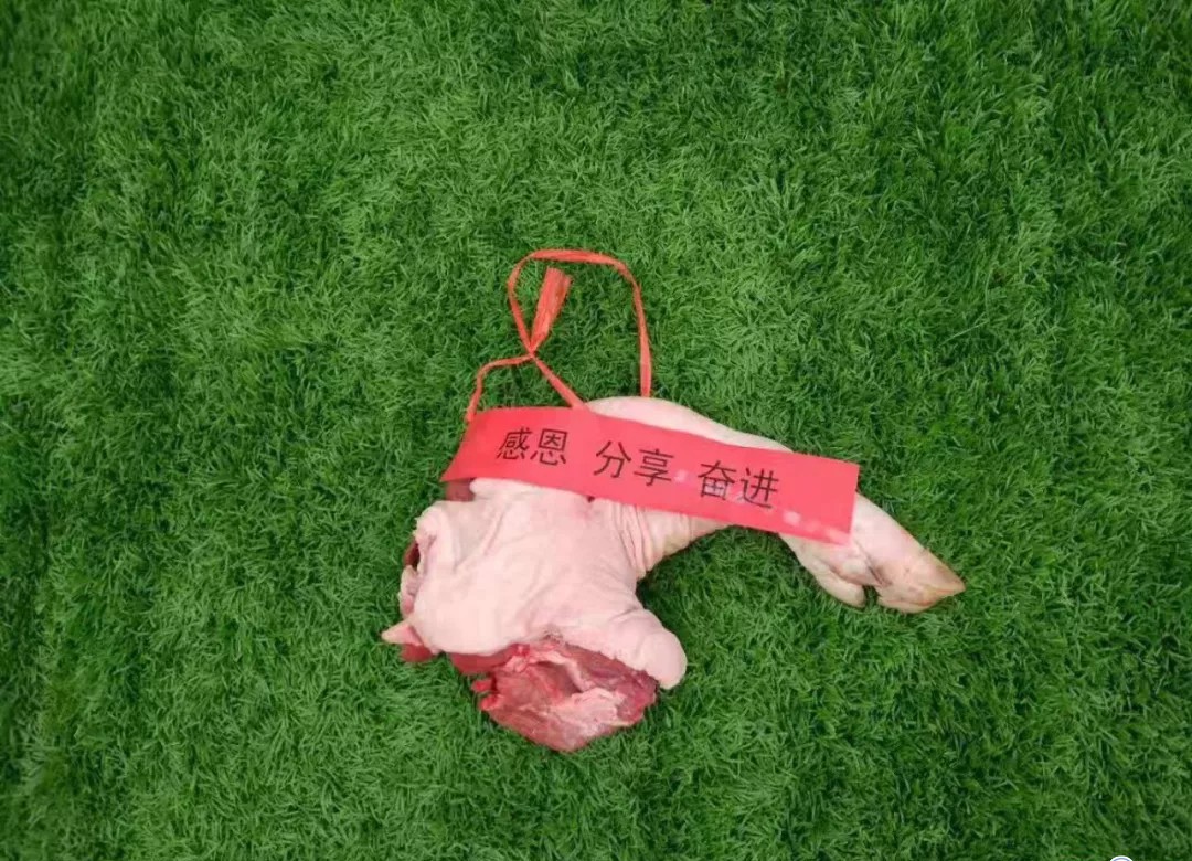 奖励学生大猪蹄子 学校仿古功名肉做法获赞