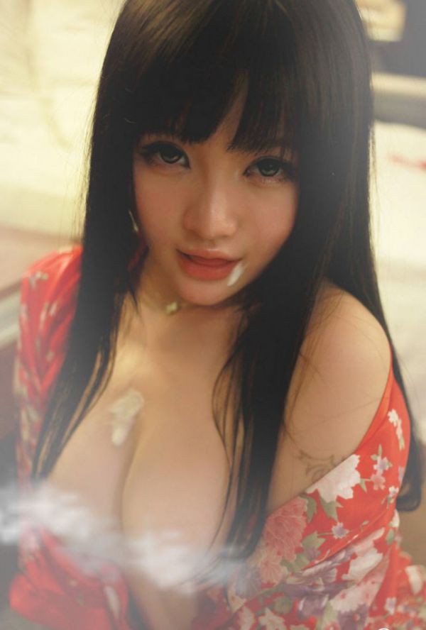 黄米妮Mini大尺度性感照片 VS 巨 乳女神恩一艳 照