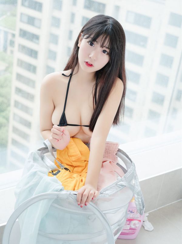 韩子萱女孩诱惑无光晕照片 PK 猫九酱性感图片资源