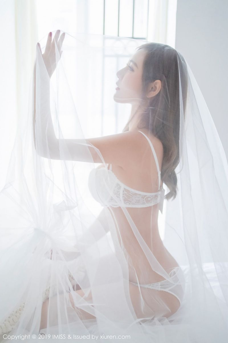 白嫩女神Lavinia无圣光经典照片套图