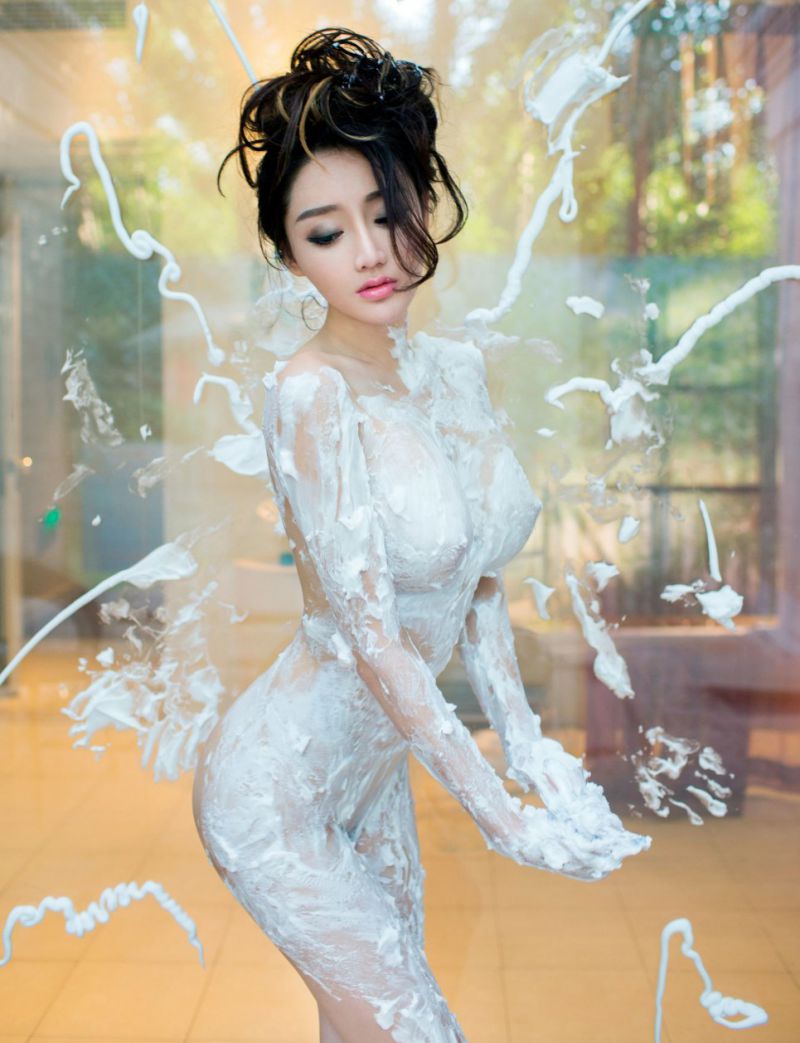 极品女神麦苹果无遮挡私拍经典图