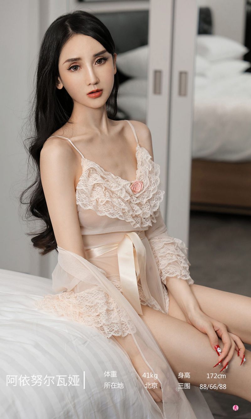 性感模特阿依努尔瓦娅木有圣光私拍