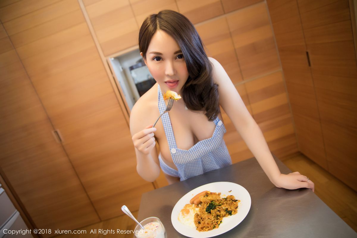 漂亮美女沈蜜桃木有遮照片