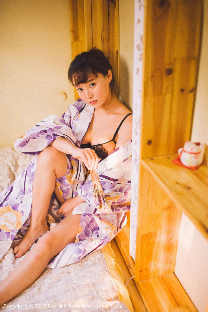 丰腴少女柳侑绮SevenBaby半圣光套图福利