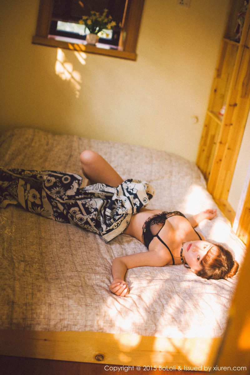 丰腴少女柳侑绮SevenBaby半圣光套图福利