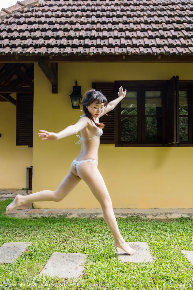 丰腴少女柳侑绮SevenBaby半圣光套图福利